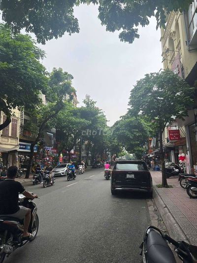 Chính Chủ Cần Bán Nhà Phố Ngọc Lâm - Lô Góc - Vị Trí Vàng - Giá Tốt