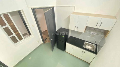 cho thuê căn hộ 2pn ( 1 kín, 1 hở ), máy giặt riêng, full nội thất