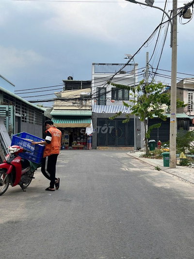 Nhà phố 4 tầng đường thông Thạnh Xuân Q12
