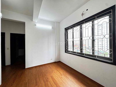 Bán chung cư Vinaconex Phùng Khoang. Dt 85m, 3n 2vs. Giá 4.7 tỷ