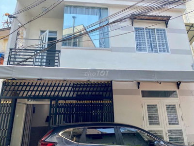 Nhà bán hẻm xe hơi 686 Cmt8. 2 tầng- dt 8x7 , có pn dưới trệt