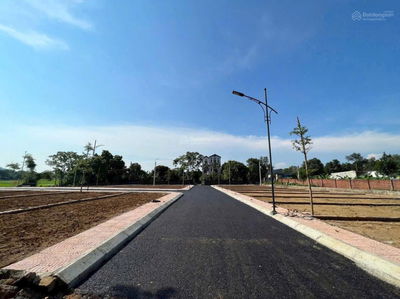 Bác em có lô đất 100m2 Đối diện Cộng ĐHQG sát QL21 Đường Ô bàn cờ Giá chỉ 3ty Full thổ MT6m8
