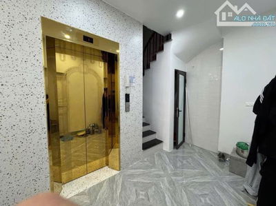 NHỈNH 11 TỶ. BÁN THÀNH THÁI, CẦU GIẤY DT54M2 DÂN XÂY 7 TẦNG THANG MÁY NGÕ RỘNG GẦN PHỐ