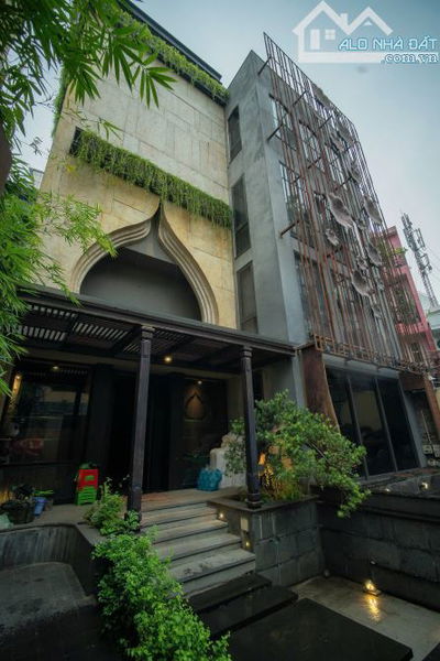 SIÊU PHẨM! Cho thuê mặt bằng kinh doanh Phan Xích Long – Quận Phú Nhuận - 1500m2