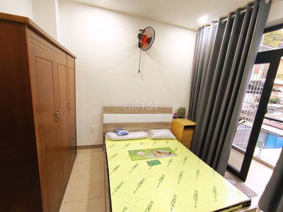 Chính chủ cho thuê phòng ban công mới thiết kế hiện đại Phú Nhuận