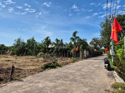 ĐẤT XÂY TRỌ 250M2 CÓ 100M2 TC NGAY CHỢ NGAY KCN NHÀ MÁY ĐANG HOẠT ĐỘNG