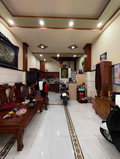 Bán nhà chính chủ đường Hồng Lạc, 3 tầng, 3PN, 34m2, hơn 6 tỷ xíu