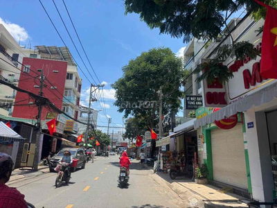 Nhà mặt tiền hẻm 109 Đường 8 Linh Xuân. 4ty350