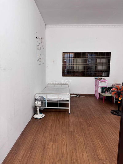 Tìm NỮ Ở GHÉP