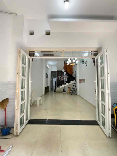 CHO THUÊ NHÀ NGUYÊN CĂN HOÀ BÌNH HẺM 1/ OTO Q.11 đối diện đầm sen