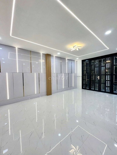 Bán nhà đẹp mới,diện tích 8x7,5 ,1 trệt 2 lầu,4PN ,3WC giá chỉ 6ty5