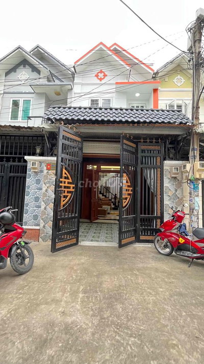 nhà tx33- đường thông xe tải- ngay chợ thạnh xuân