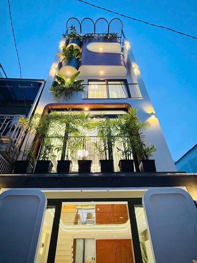 Quận 10 Hiếm Có Nhà 4 Tầng + ST 84m2 giá 3 tỷ 750.Sổ riêng.Hẻm rộng