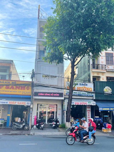 CHO THUÊ NHÀ MẶT TIỀN 3 THÁNG 2 GẦN ĐH CT