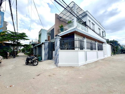 Nhà Góc 2 mặt Tiền Đường Thông Ngay Cao Đẳng Điện Lực Hà Huy Giáp Q12
