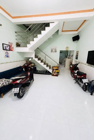 Cạnh Đại Học Ngân Hàng nhà trệt lầu 56m2 cho thuê 8tr/ tháng 4.9 tỷ TL