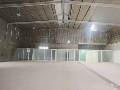 Cho Thuê Kho Xưởng Mặt Tiền QL51 PHƯỚC TÂN Gần 900m2