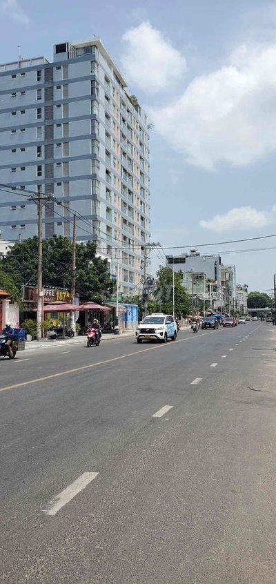 Bán nhà MT Hoàng Hoa Thám,115m2,ngang5.4m,tiện xây hotel,Giá:29,x tỷ