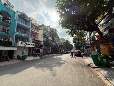 Nhà bán 1trệt 4Lầu mặt tiền đường Võ Oanh, p25 ,BT.đoạn sầm uất KD.