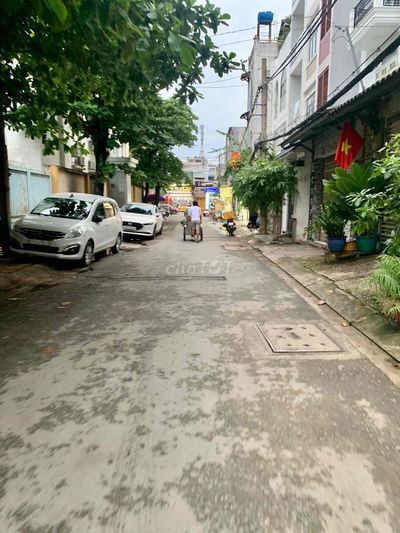 Bán Nhà HXH, Phan Văn Trị, Gần Phạm Văn Đồng, 61.5m2, Nhỉnh 5 Tỷ.