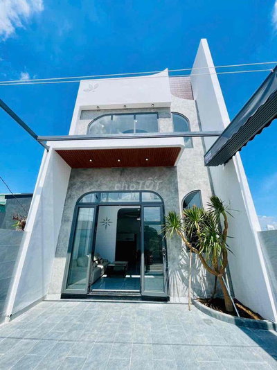 Nhà xây hiện đại, gần cây xăng 26 giá rẻ hơn thị trường 40% có sổ