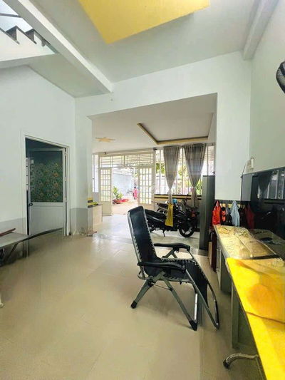 BÁN NHÀ ĐẸP SÁT AN DƯƠNG VƯƠN.G - ĐƯỜNG XE TẢI - ( 9X20M )