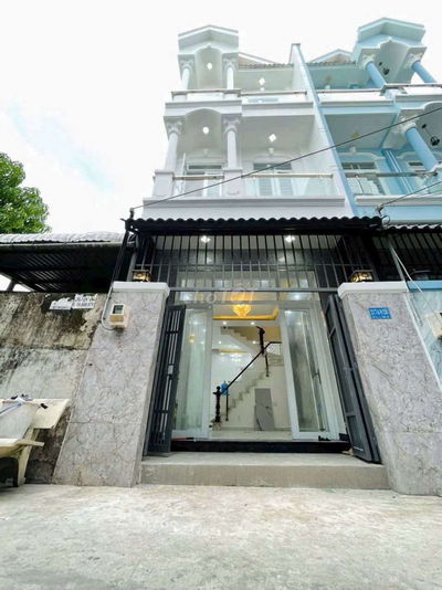 5,250 Tỷ TL nhà 2 lầu 4 PN hẻm xe hơi 2174/ Huỳnh Tấn Phát