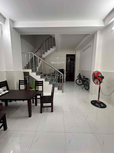 Nhà 2 tầng mặt tiền gần cầu Trần Thị Lý