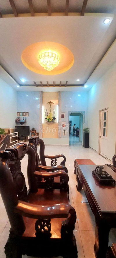 BÁN NHÀ CHÍNH CHỦ KHU ĐÔ THỊ GẦN KHU CÔNG NGHIỆP
GIÁ 9 TỶ thương lượng