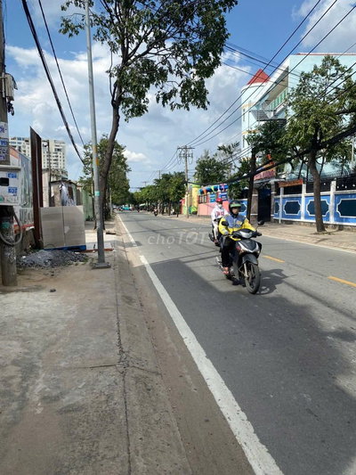 Cho thuê kho 2 mặt tiền Linh Đông 200m2 giá rẻ