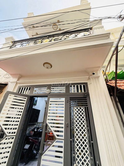 SIÊU HOT – Nhà 2 tầng giáp AEON Tên Lửa, gần Q6 – 2PN 2WC – Full NT