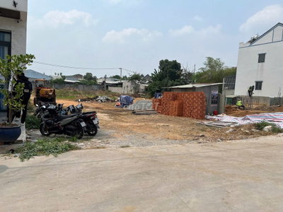 Lô đất 120m2 đang bán, gần sở sao, đường xe hơi, pháp lý chuẩn.