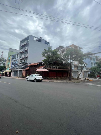 Ban Nền Đất Góc 2 MT đường Chợ Lớn ( Khu Bình Phú Q6)