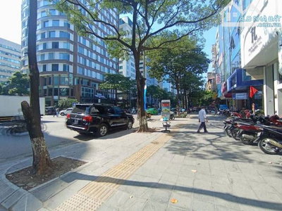 BÁN NHÀ PHỐ DUY TÂN 1 NHÀ RA MẶT PHỐ 2 MẶT NGÕ ĐỀU OTO DT70m2*5T DÂN XÂY. 27 TỶ