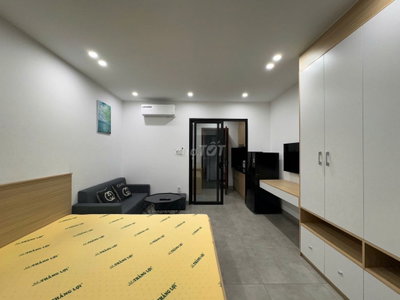 Cho thuê căn hộ 1 PN, có ban công, mới xây, cực kì yên tĩnh