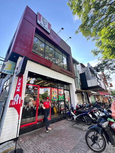 Cho thuê Mặt tiền thương hiệu Nguyễn văn cừ Q5, 4x10m, 2 tầng