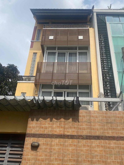 mặt tiền Nguyễn khuyên 4 lầu sân thượng thật tế 66m2 CN:50m2