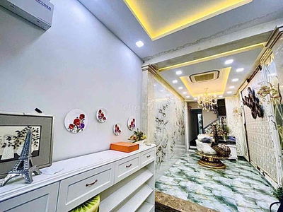 NHÀ ĐẸP NỞ HẬU, HẺM 4M, CÓ THANG MÁY - CÁCH MẠNG THÁNG 8 - 40/43M2, 4T