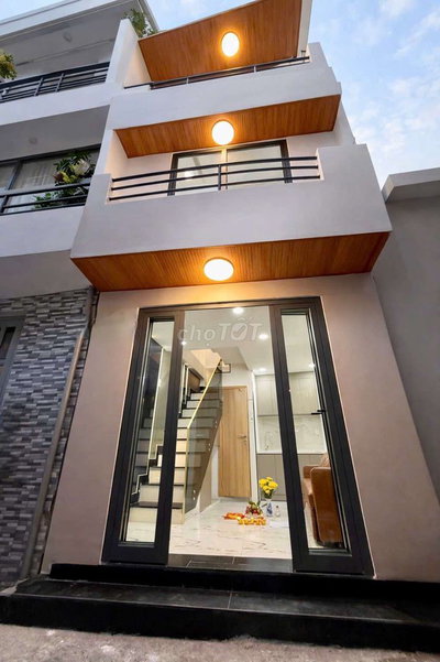 Quận 1, Trần Hưng Đạo thông Bùi viện, DTSD 38m2,hẻm 3m 1 sẹc 20m