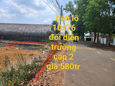 Chính chủ bán lô đất đẹp đối diện trường cấp 2