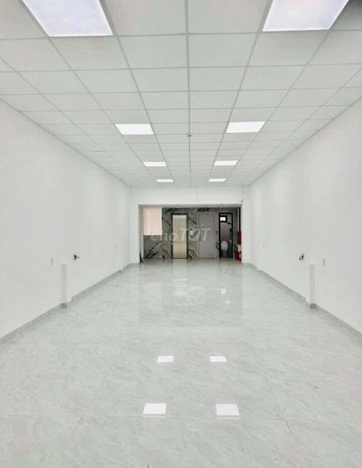 cho thuê tòa văn phòng mặt tiền Nguyễn Phước Lan