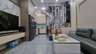 Nhà Đẹp Tây Hồ 40m2 - 5 Tầng - Gần Phố - Ngõ Thông - Giá Chào 8,5 Tỷ
