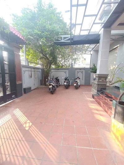 BIỆT THỰ 200M2 NGAY CHỢ THỦ ĐỨC, ĐẶNG VĂN BI. 2LẦU 5PN 5WC SÂN ĐẬU OTO