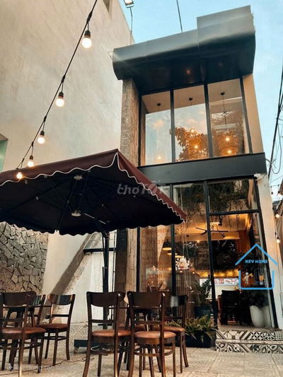 NHÀ MẶT TIỀN KINH DOANH GẦN SÁT NGÃ TƯ ĐỐNG ĐA SIÊU ĐẸP