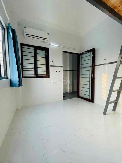 Phòng trọ sẵn máy lạnh gần ngã tư thủ đức