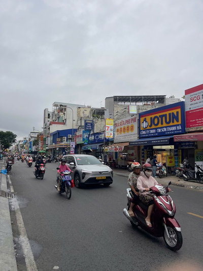 Cần cho thuê nhà nguyên căn 173 Tô Hiến Thành. DT: 10 x 15m, trệt suốt