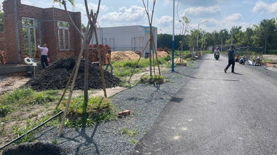 Mặt tiền nhựa thông 225m2,TC 60m2, 189 triệu. Chơn Thành, KCN Becamex