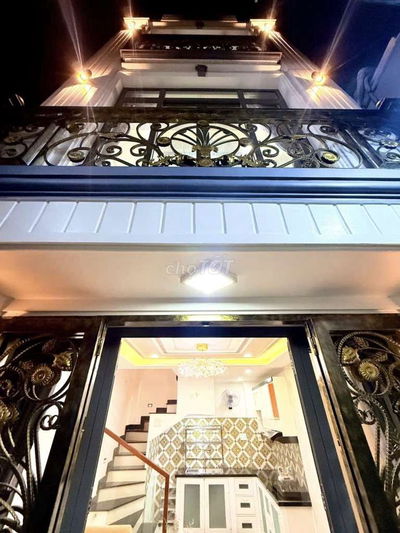 Bán nhà tặng nội thất giá trị
