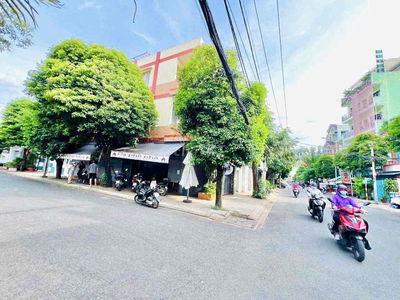 cho thuê nhà góc 2 mặt tiền kinh doanh. đường sung