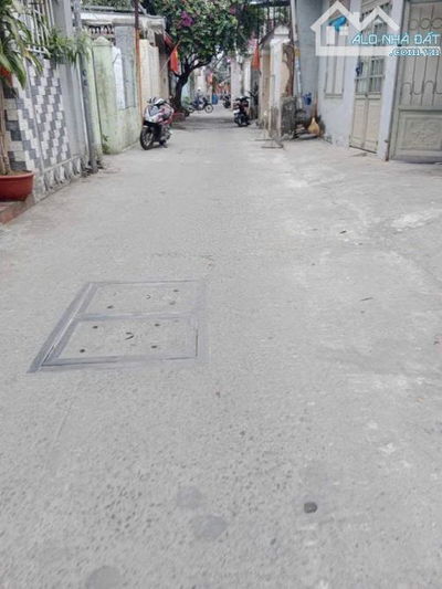 BÁN ĐẤT TẶNG NHÀ - DIỆN TÍCH LỚN - MẶT TIỀN RỘNG - PHÙ HỢP XÂY CĂN HỘ - GẦN BIỂN